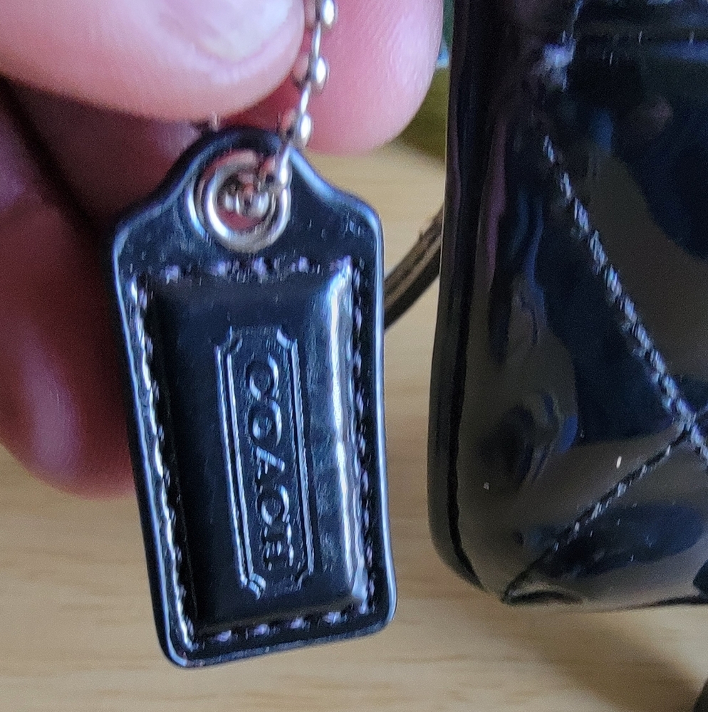 Coach Black Patent Leather Wristlet REHAB - Picture 3 of 10